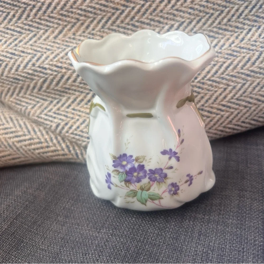 Lefton purse vase  White Purple violets Vase Japan style # 03733 collectible